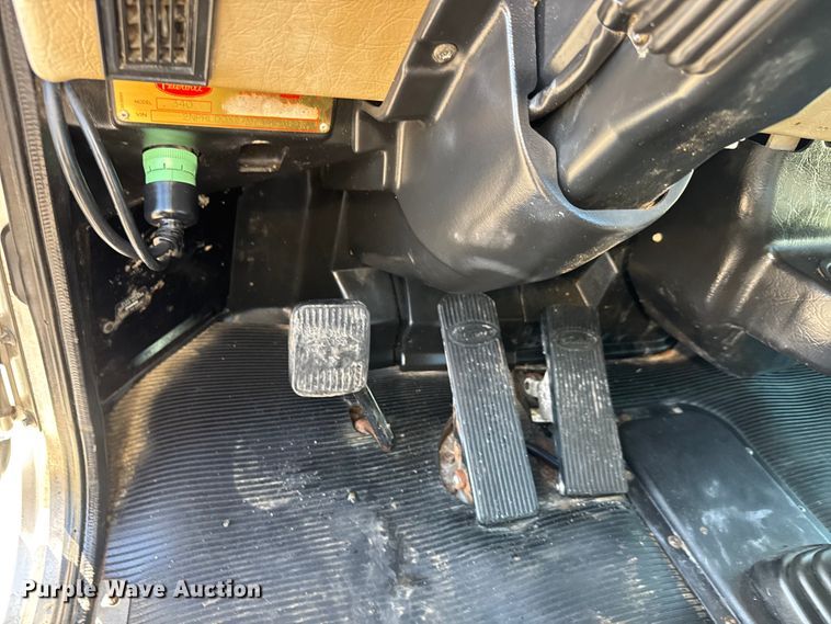 image for item NU9699 2007 Peterbilt 340 flatbed truck