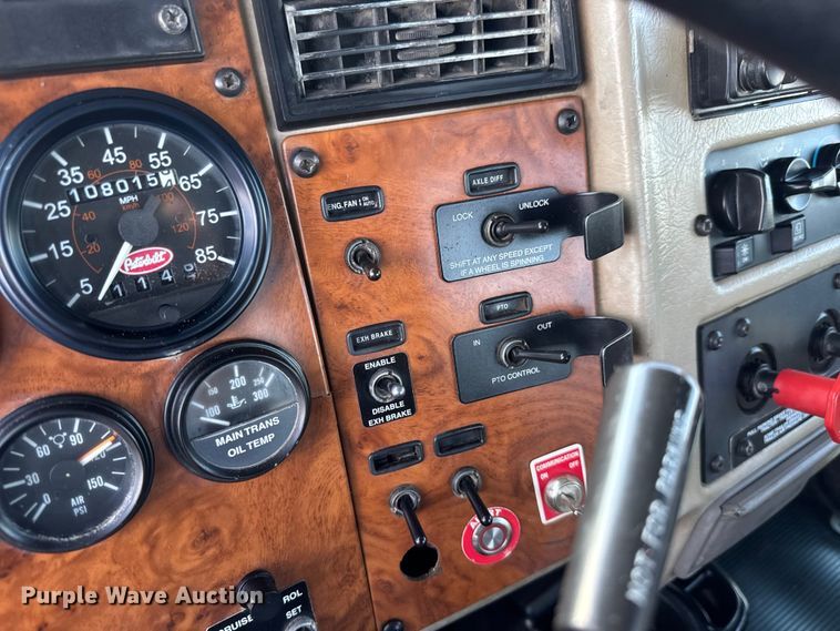 image for item NU9699 2007 Peterbilt 340 flatbed truck