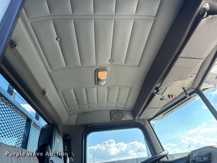 image for item NU9699 2007 Peterbilt 340 flatbed truck