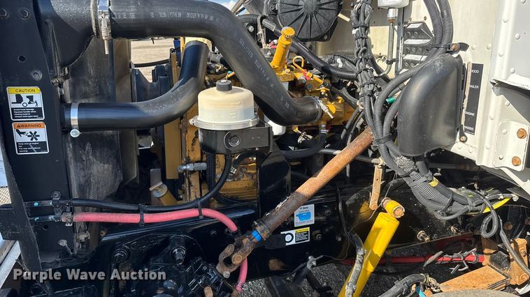 image for item NU9699 2007 Peterbilt 340 flatbed truck