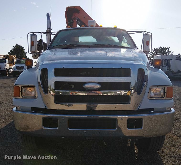 image for item NU9708 2007 Ford F650 Super Duty crane truck