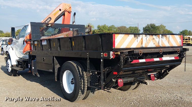 image for item NU9708 2007 Ford F650 Super Duty crane truck
