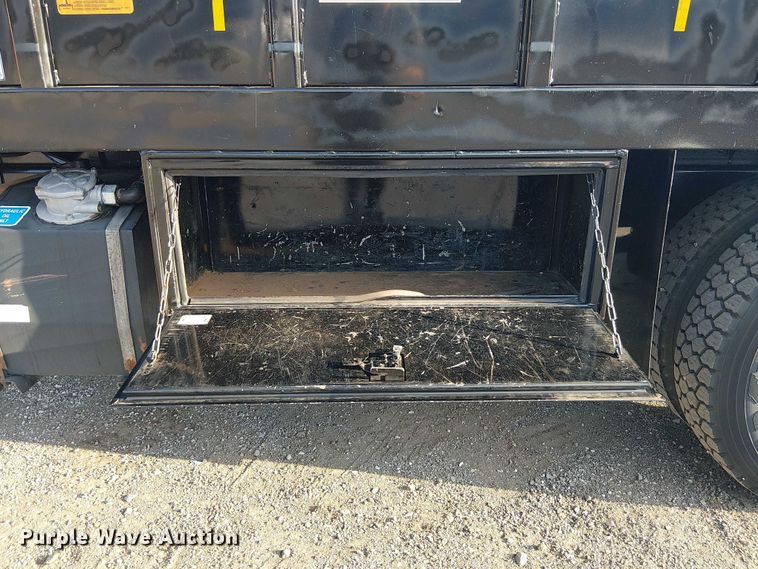 image for item NU9708 2007 Ford F650 Super Duty crane truck