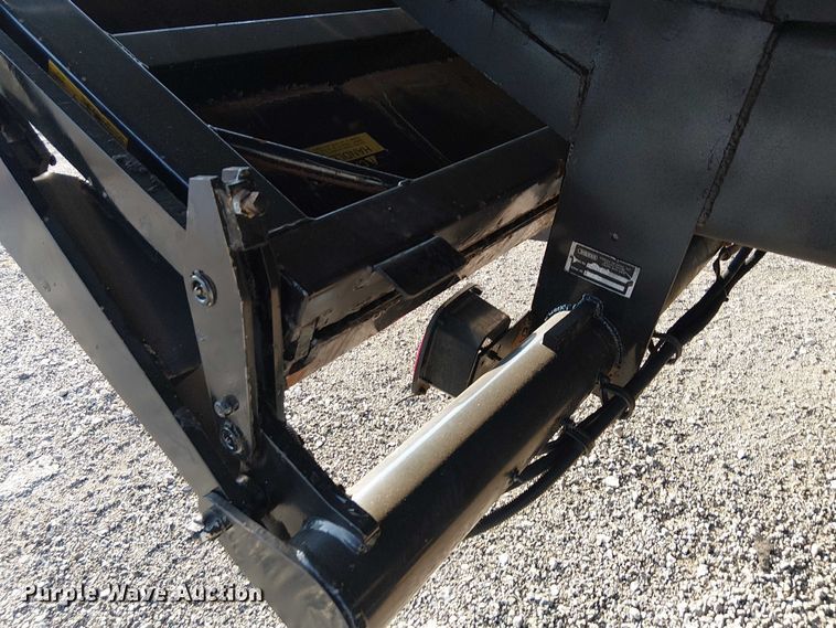 image for item NU9708 2007 Ford F650 Super Duty crane truck