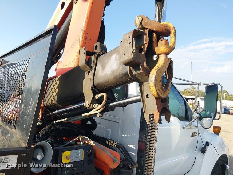 image for item NU9708 2007 Ford F650 Super Duty crane truck