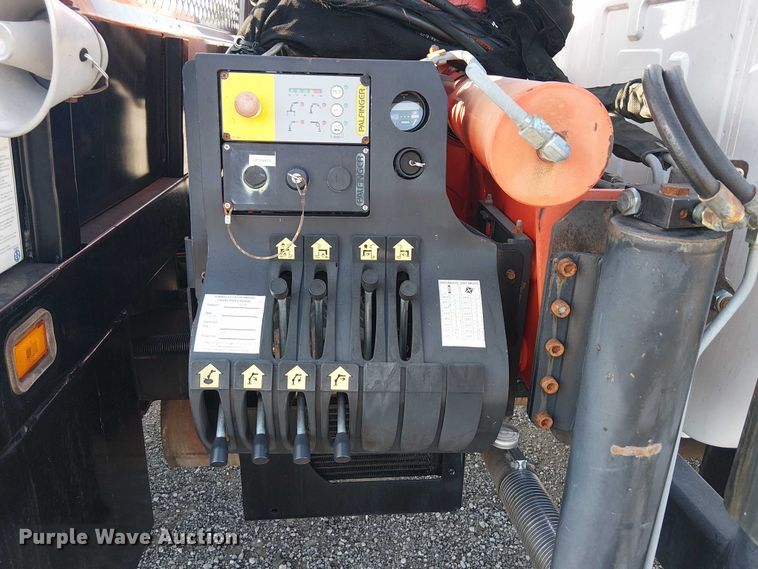 image for item NU9708 2007 Ford F650 Super Duty crane truck