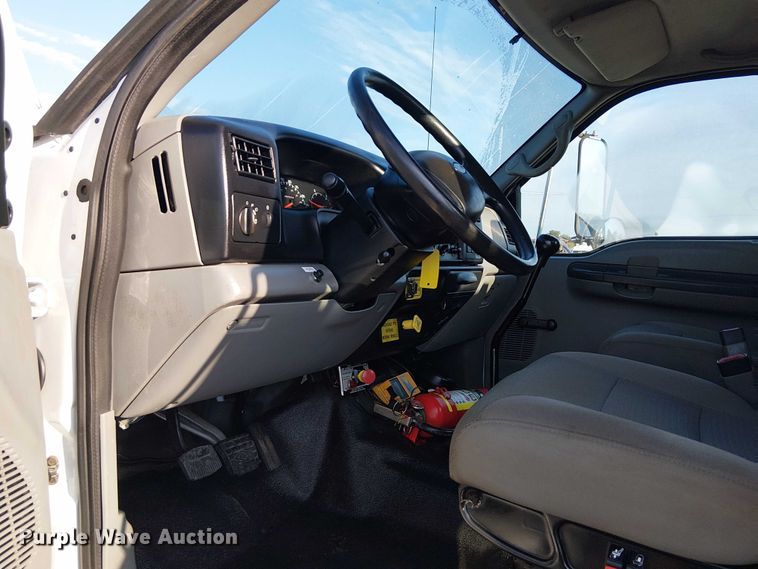 image for item NU9708 2007 Ford F650 Super Duty crane truck