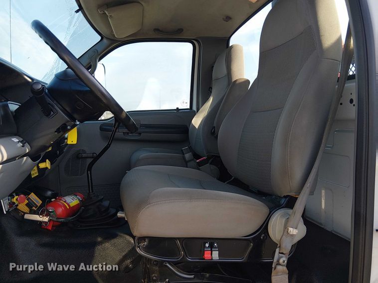 image for item NU9708 2007 Ford F650 Super Duty crane truck