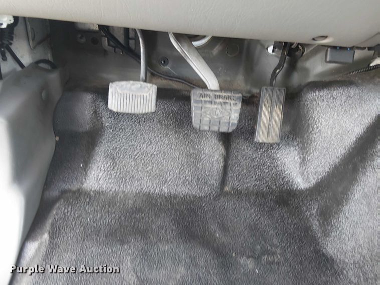 image for item NU9708 2007 Ford F650 Super Duty crane truck