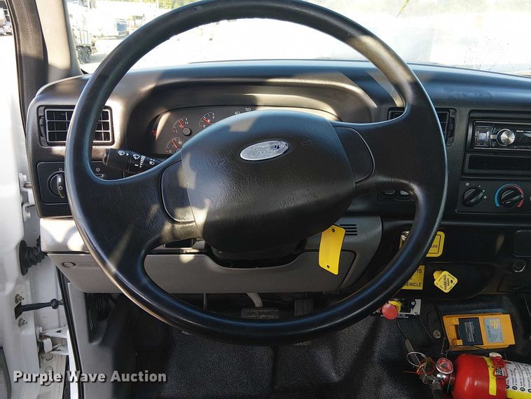 image for item NU9708 2007 Ford F650 Super Duty crane truck