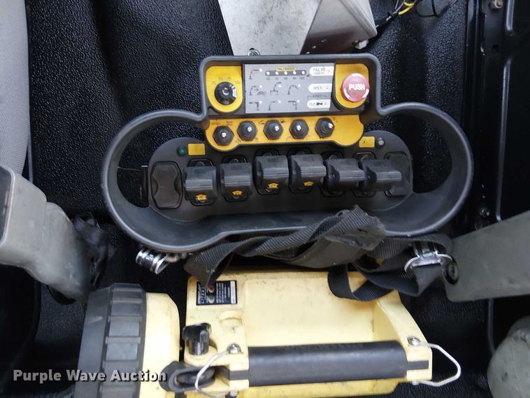 image for item NU9708 2007 Ford F650 Super Duty crane truck