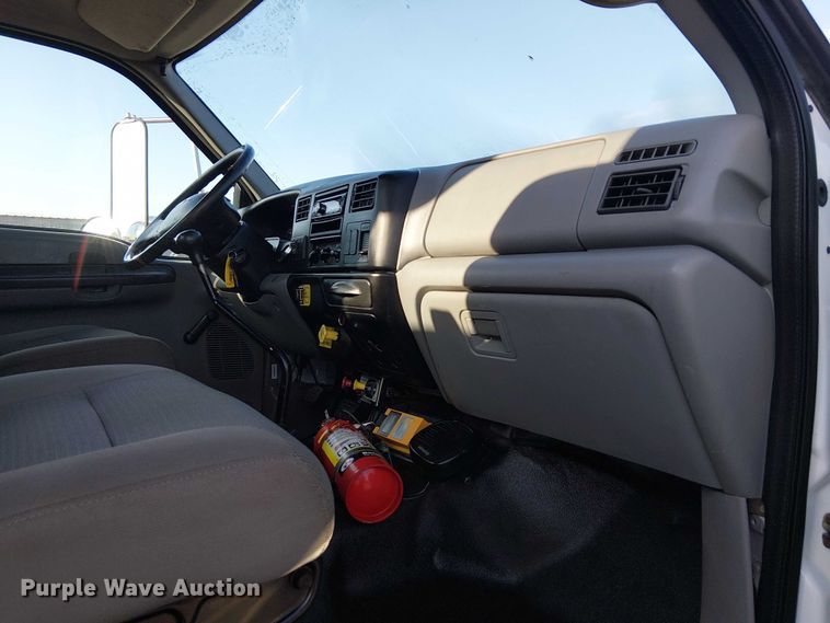 image for item NU9708 2007 Ford F650 Super Duty crane truck