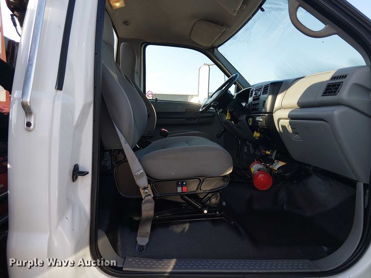 image for item NU9708 2007 Ford F650 Super Duty crane truck