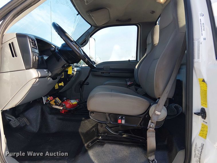 image for item NU9708 2007 Ford F650 Super Duty crane truck