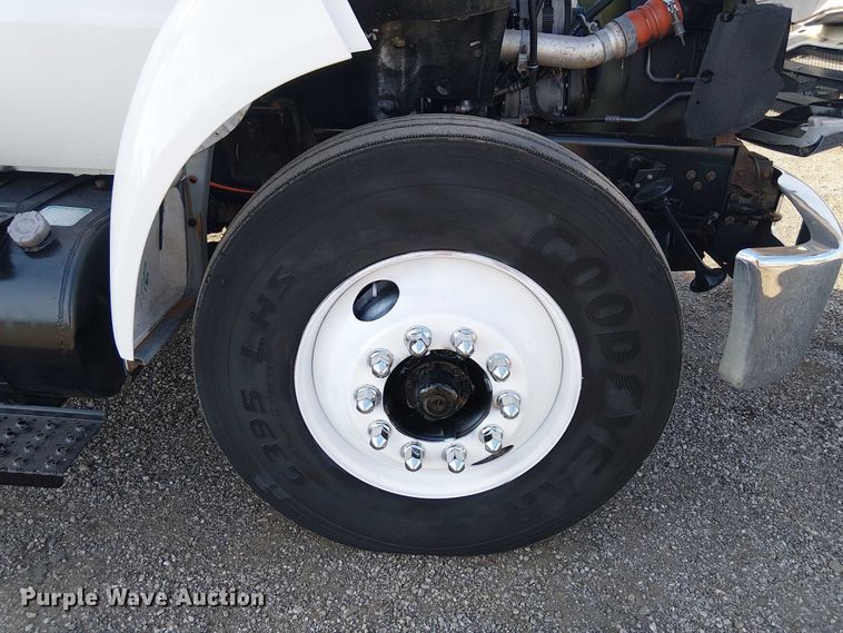 image for item NU9708 2007 Ford F650 Super Duty crane truck