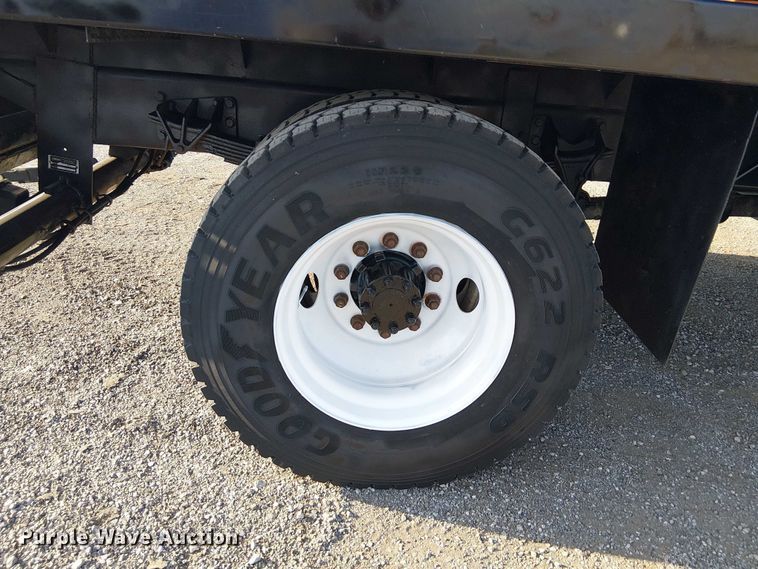 image for item NU9708 2007 Ford F650 Super Duty crane truck