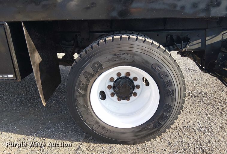 image for item NU9708 2007 Ford F650 Super Duty crane truck