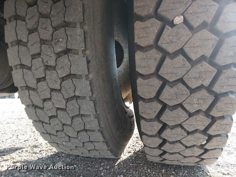 image for item NU9708 2007 Ford F650 Super Duty crane truck