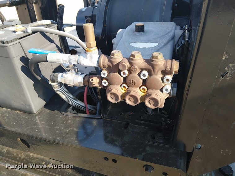 image for item NU9710 2021 Vermeer CVSGT  vacuum excavator