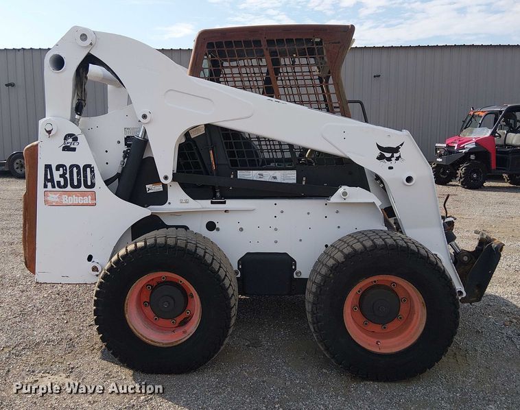 MINI CARGADOR SOBRE RUEDAS 2009 BOBCAT A300
