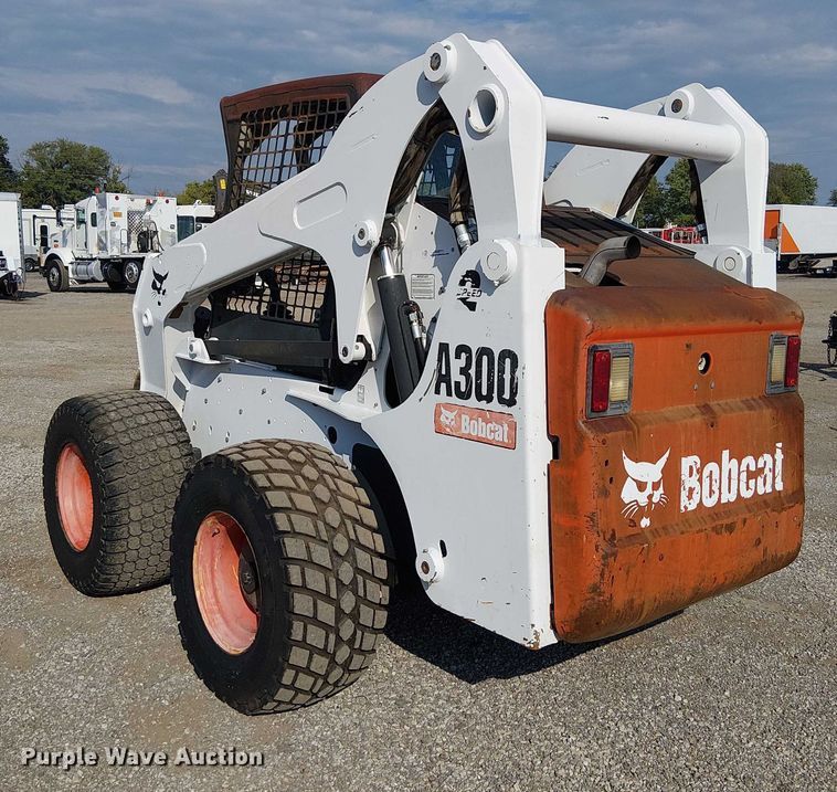 image for item NU9711 2009 Bobcat A300 skid steer loader