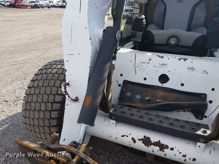 image for item NU9711 2009 Bobcat A300 skid steer loader