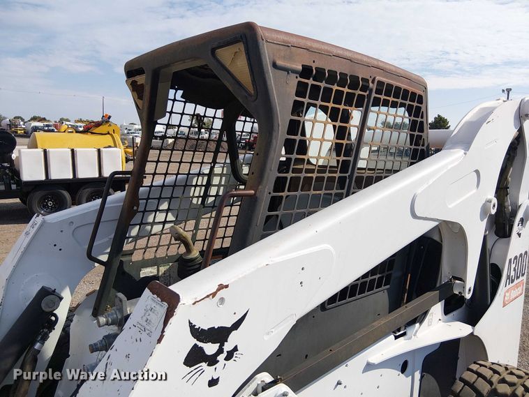 image for item NU9711 2009 Bobcat A300 skid steer loader