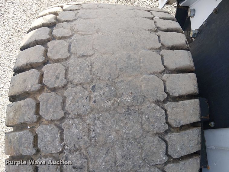 image for item NU9711 2009 Bobcat A300 skid steer loader