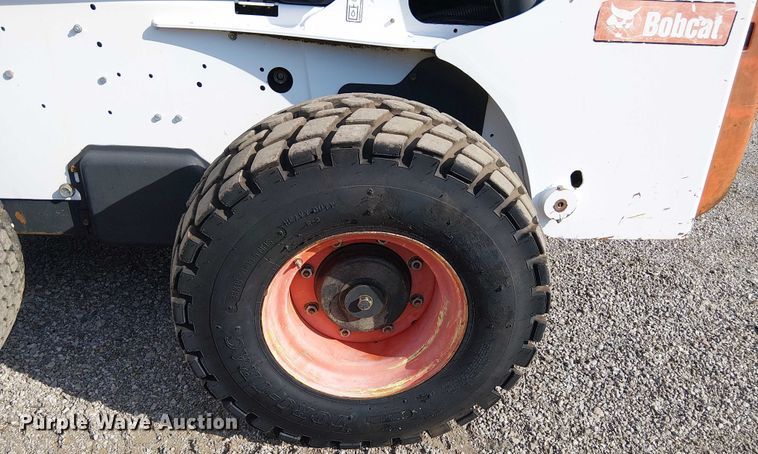 image for item NU9711 2009 Bobcat A300 skid steer loader