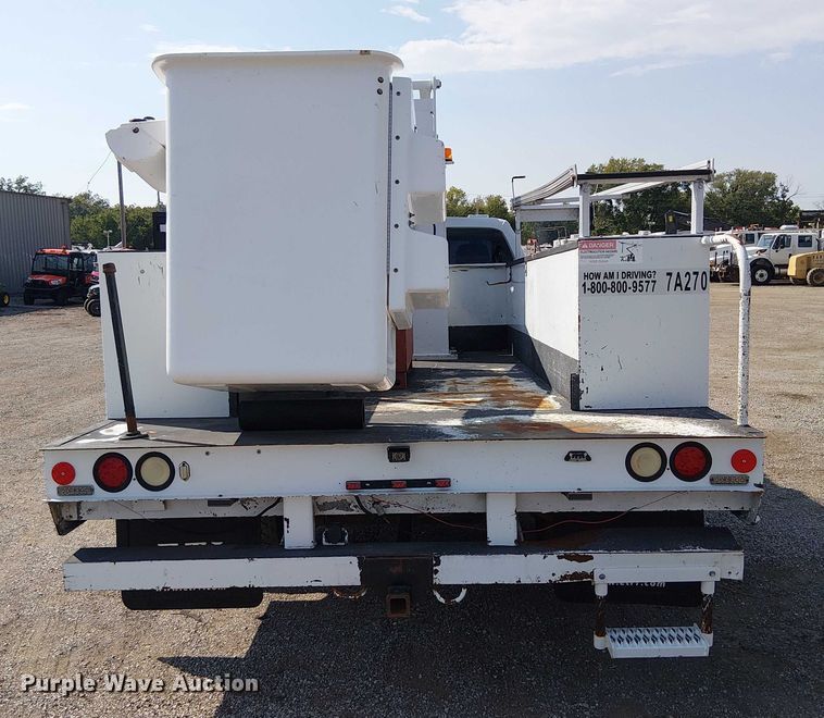 image for item NU9718 2011 Ford F550 Super Duty bucket truck