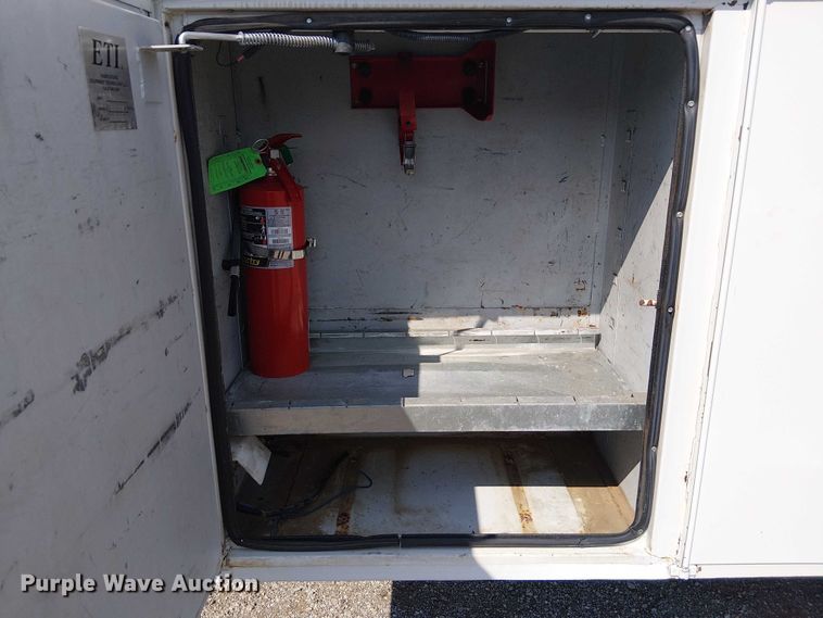 image for item NU9718 2011 Ford F550 Super Duty bucket truck