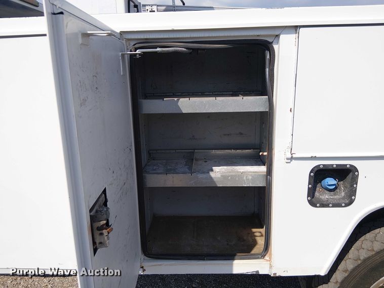 image for item NU9718 2011 Ford F550 Super Duty bucket truck