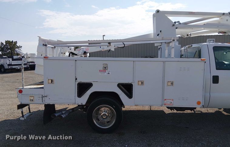 image for item NU9718 2011 Ford F550 Super Duty bucket truck