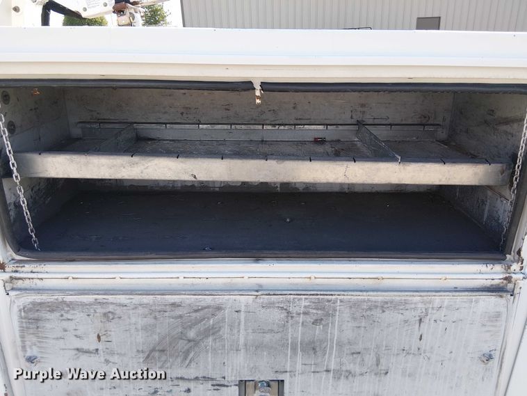 image for item NU9718 2011 Ford F550 Super Duty bucket truck