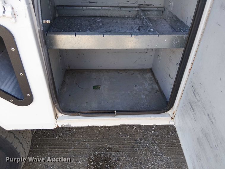 image for item NU9718 2011 Ford F550 Super Duty bucket truck