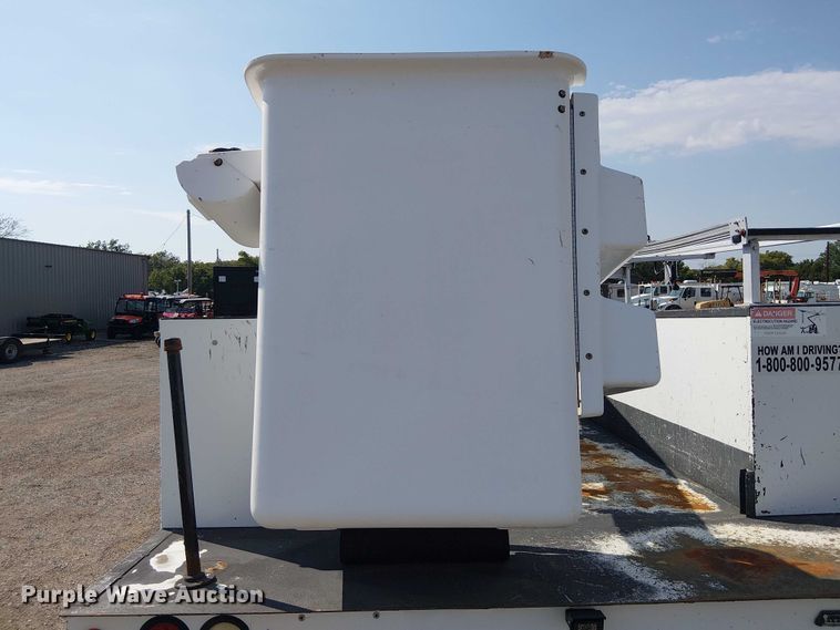 image for item NU9718 2011 Ford F550 Super Duty bucket truck