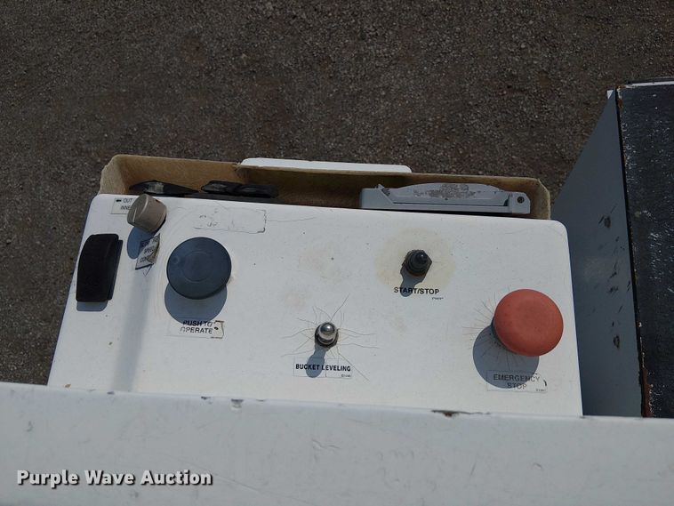 image for item NU9718 2011 Ford F550 Super Duty bucket truck