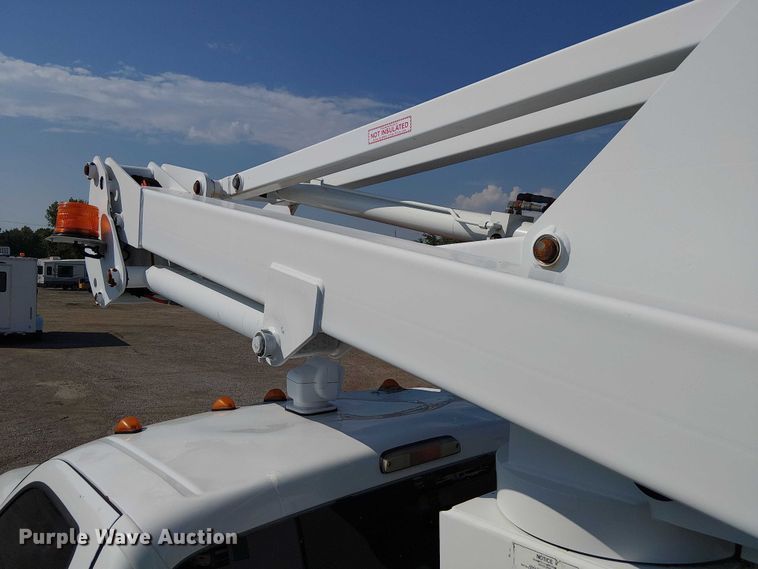 image for item NU9718 2011 Ford F550 Super Duty bucket truck