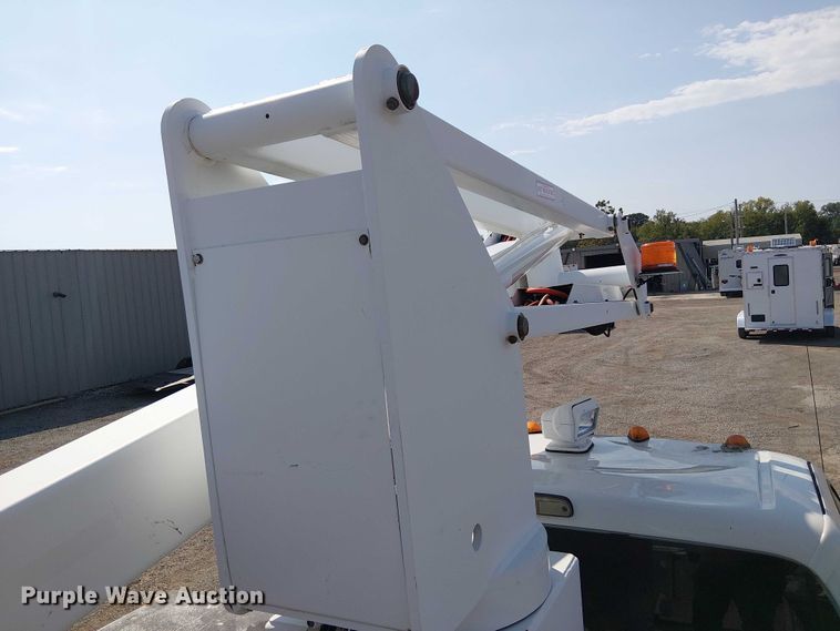 image for item NU9718 2011 Ford F550 Super Duty bucket truck