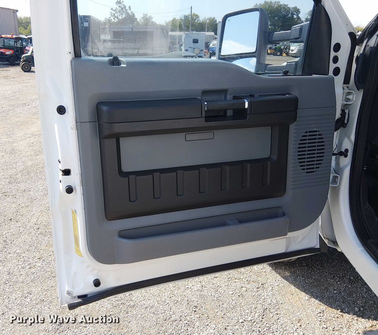 image for item NU9718 2011 Ford F550 Super Duty bucket truck