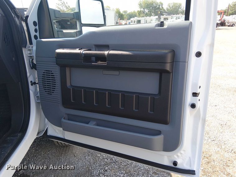 image for item NU9718 2011 Ford F550 Super Duty bucket truck