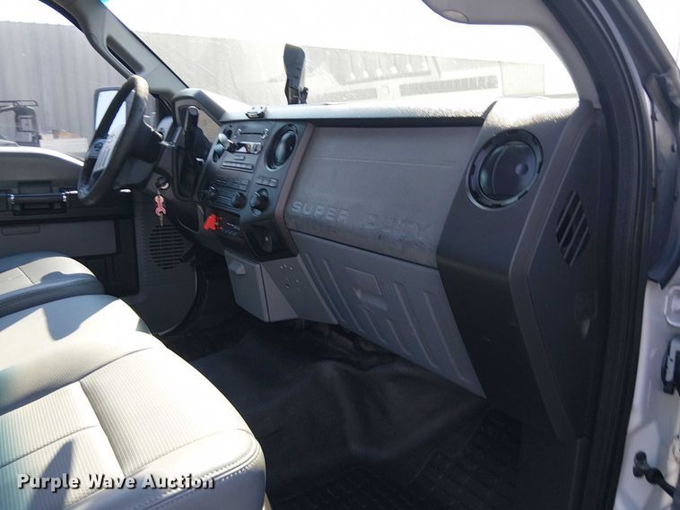 image for item NU9718 2011 Ford F550 Super Duty bucket truck