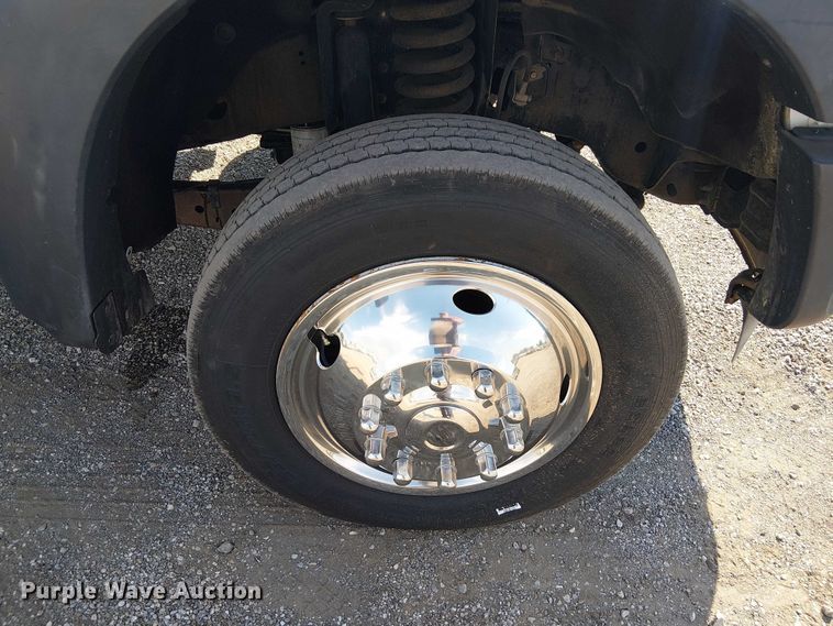 image for item NU9718 2011 Ford F550 Super Duty bucket truck