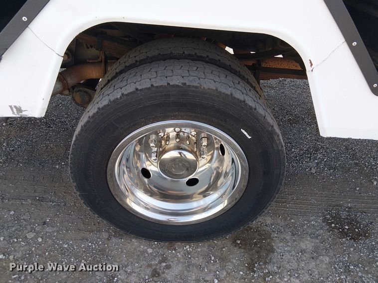 image for item NU9718 2011 Ford F550 Super Duty bucket truck