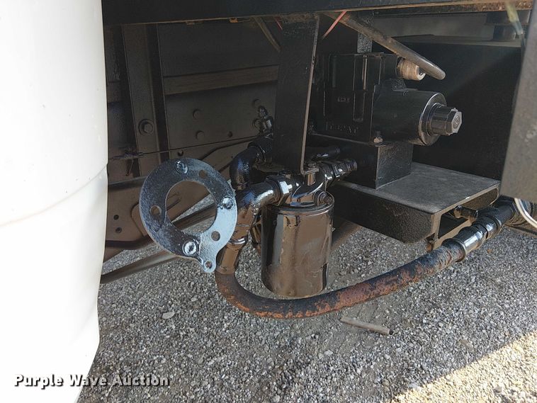 image for item NU9726 2013 RAM 5500 Crew Cab flatbed truck