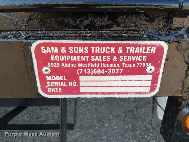 image for item NU9726 2013 RAM 5500 Crew Cab flatbed truck