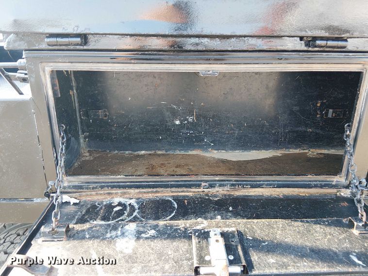 image for item NU9726 2013 RAM 5500 Crew Cab flatbed truck