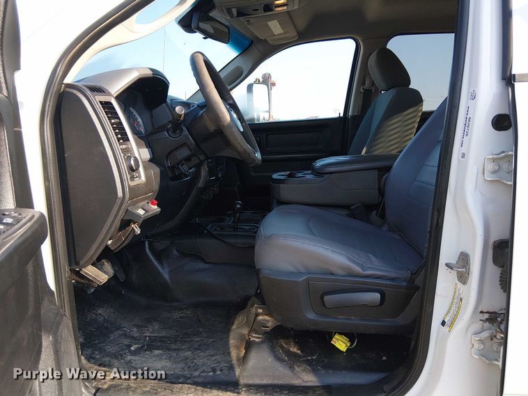 image for item NU9726 2013 RAM 5500 Crew Cab flatbed truck