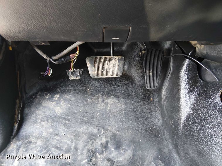 image for item NU9726 2013 RAM 5500 Crew Cab flatbed truck