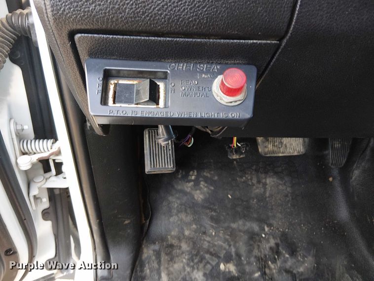 image for item NU9726 2013 RAM 5500 Crew Cab flatbed truck